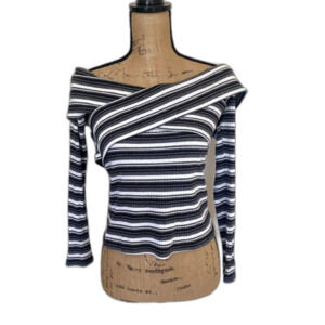 Red Haute Criss Cross Off Shoulder Top‎ Gray White Striped Ribbed Size Small